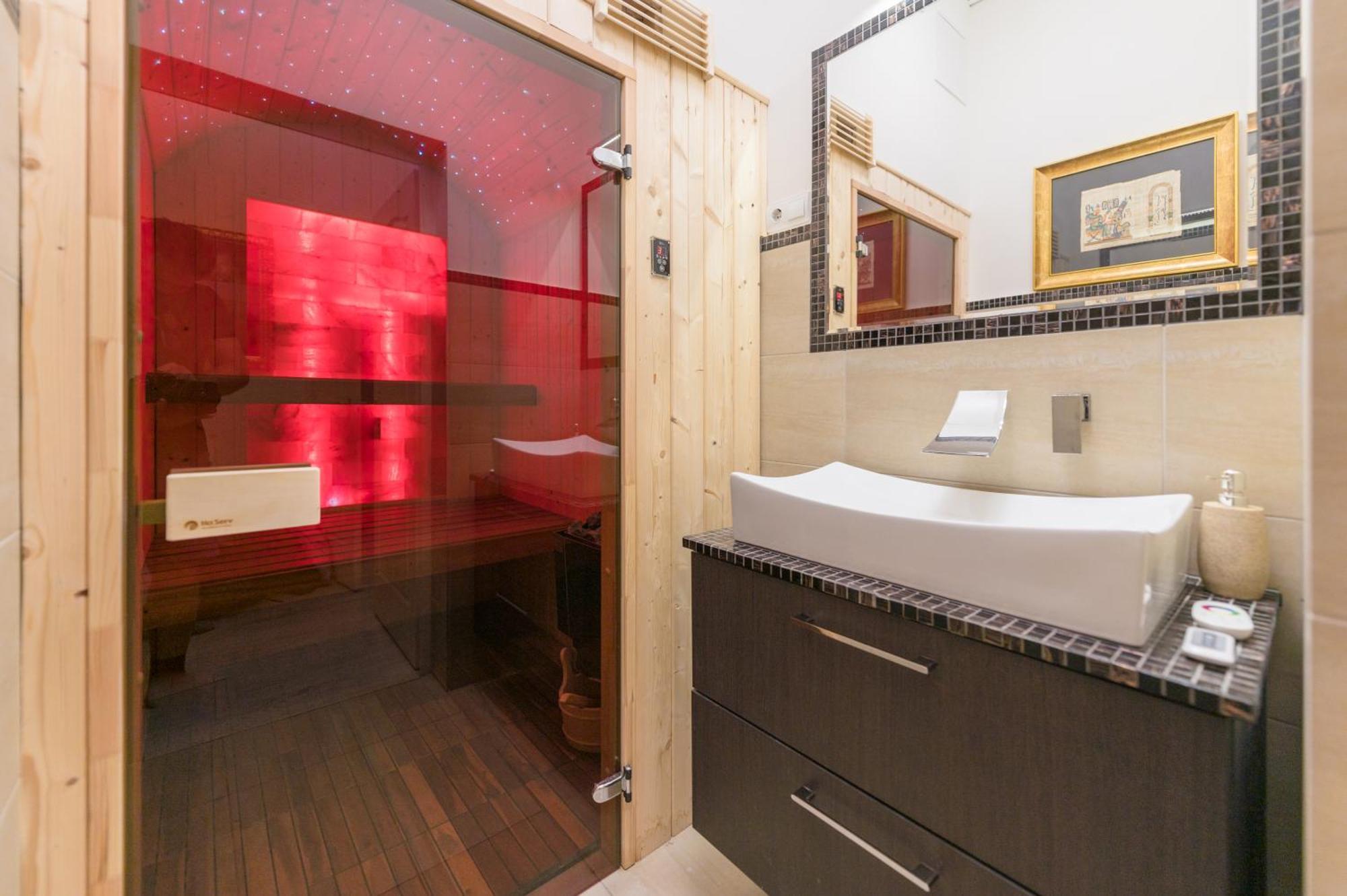 Eye Presidential With Jacuzzi & Sauna * Boedapest